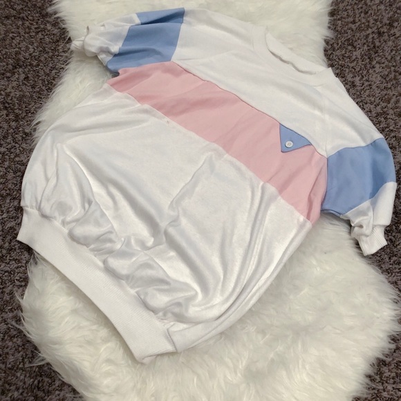 Vintage Tops - Cute vintage 80s short sleeve sweatshirt